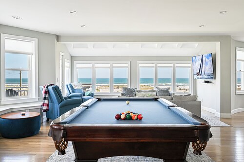 Unreal ocean Beach Pad - beachfront & boardwalk