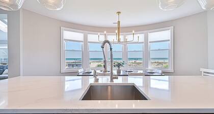 Unreal ocean Beach Pad - beachfront & boardwalk