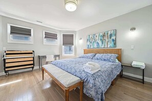 5 bedrooms, iron/ironing board, WiFi, bed sheets - Unreal ocean Beach Pad - beachfront & boardwalk (Atlantic City)