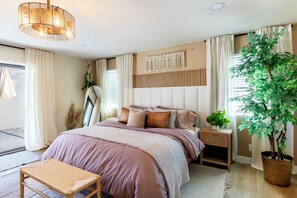 3 bedrooms, iron/ironing board, WiFi, bed sheets