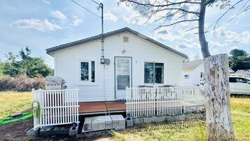 Economy House | Terrace/patio