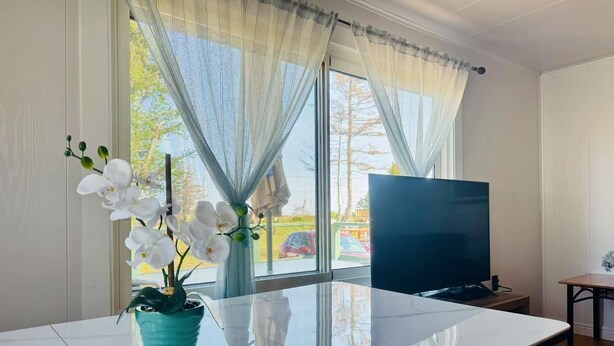 Elite House, Garden View | In-room dining - Skyline Terrace Cottages (Stanhope)