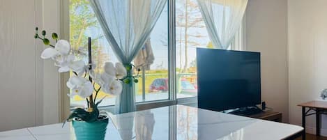 精緻單棟房屋, 花園景 | 房內用餐