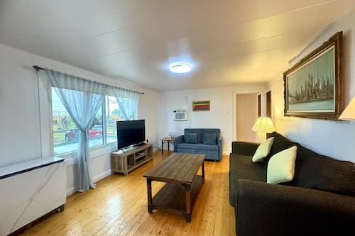 Elite House, Garden View | Living area | 60-cm flat-screen TV with cable channels, fireplace, DVD player