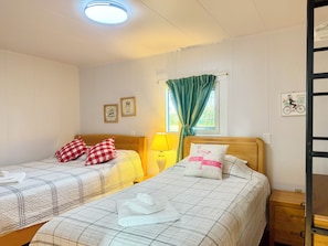 Family House, 2 Bedrooms, Garden View | Individually furnished, blackout drapes, free WiFi, bed sheets - Skyline Terrace Cottages (Stanhope)