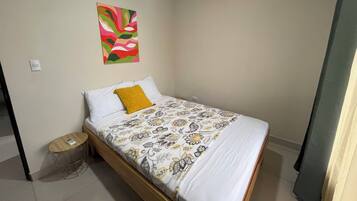 2 phòng ngủ, màn/rèm cản sáng, bàn ủi/dụng cụ ủi quần áo