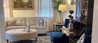 ⚜️Rivertown Retreat⚜️ Lewis & Clark stayed here. King bed.
Sleeps 4