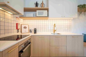 Fridge, microwave, oven, dishwasher - GuestReady - Casa do Jacarandá (Oeiras)
