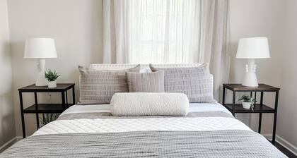 Centrally located Spacious & Comfortable 2 Master Bedroom Home For large Groups