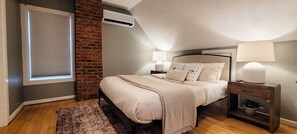 6 bedrooms, iron/ironing board, free WiFi, bed sheets