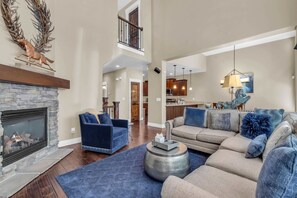 TV, peis og kontorer