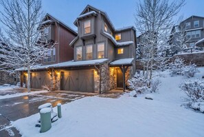 Exterior - Charming 3BR-Near Skiing & Hiking! (Kamas)