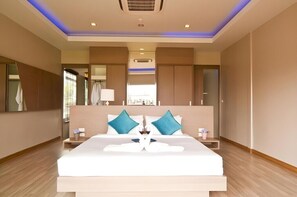 Luxury Penthouse | Memory-foam beds, in-room safe, free WiFi, bed sheets - Ratana Platinum Resort (Kamala)