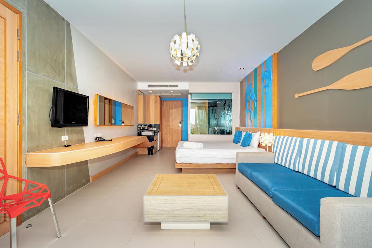 Junior studio suite, balkon | 2 slaapkamers, bedden met traagschuimmatras, een kluis op de kamer