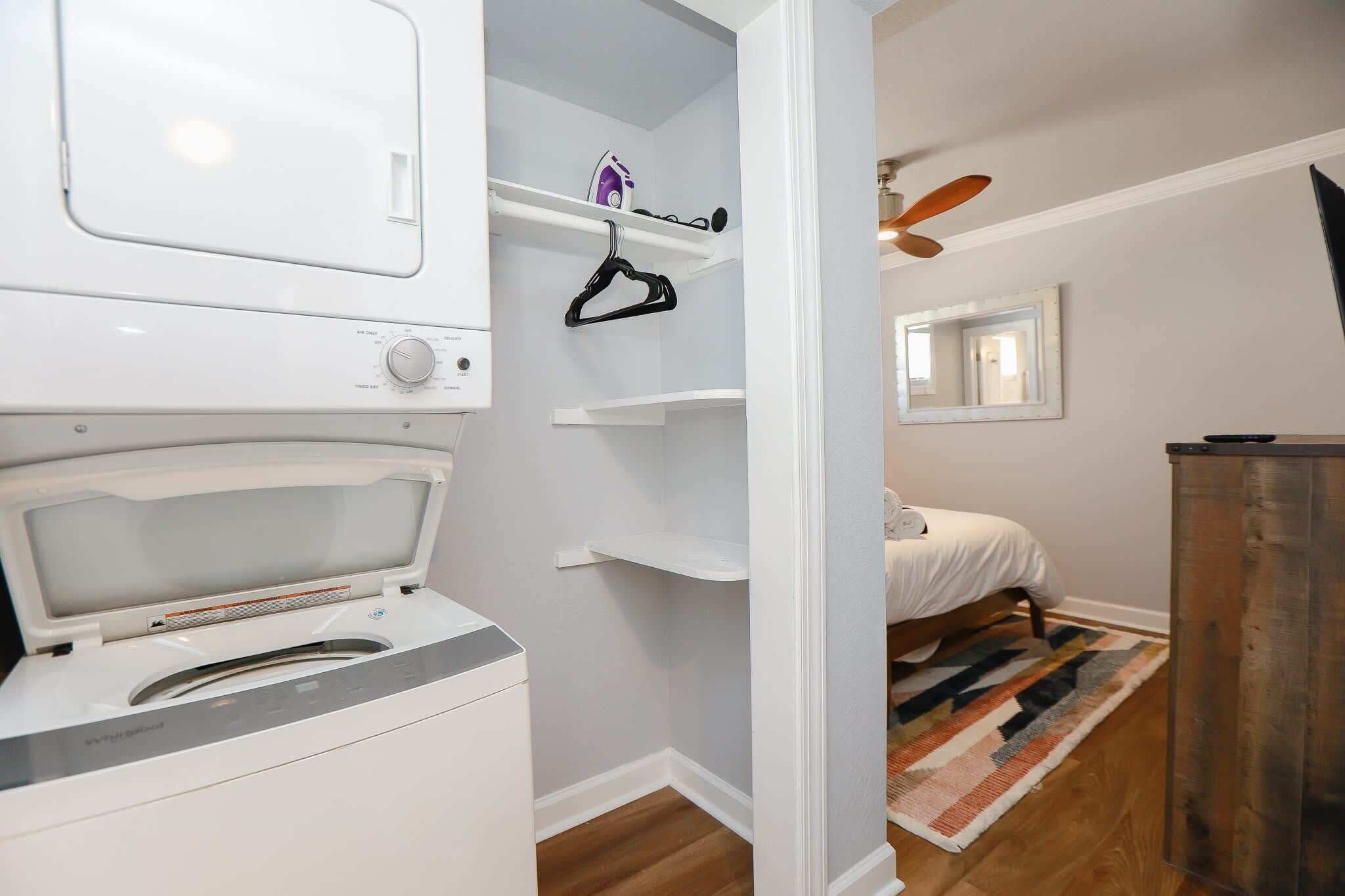 2 slaapkamers, een strijkplank/strijkijzer, wifi, beddengoed