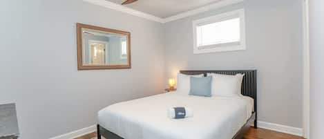 2 habitaciones, tabla de planchar con plancha, wifi y ropa de cama