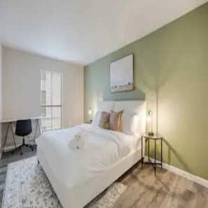 1 bedroom, free WiFi, bed sheets - Chic Apartment in Memorial 3 mins from Washington Ave!
(Houston)