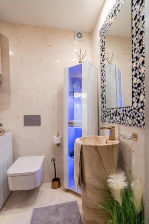 Hair dryer, towels