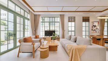 Senior-Villa, 4 Schlafzimmer, eigener Pool | Wohnbereich
