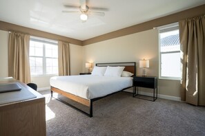 6 chambres, bureau, fer et planche à repasser, lit parapluie