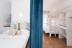 3 slaapkamers, een strijkplank/strijkijzer, beddengoed