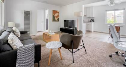 Terrific Mountain View 1BR w/ Pool & Parking, nr Shops, by Blueground