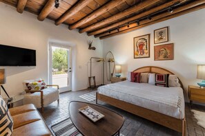 1 habitación, tabla de planchar con plancha, wifi gratis y ropa de cama 