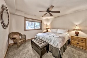 5 bedrooms, desk, iron/ironing board, free WiFi - Mountain Golf Course Oasis, Hot Tub, Bunk Beds, Beautiful Views, Game Room (Truckee)