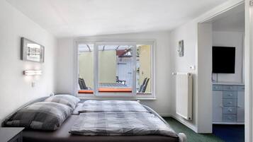 1 bedroom, free WiFi, bed sheets