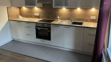 Kühlschrank, Ofen, Herdplatte, Geschirrspüler
