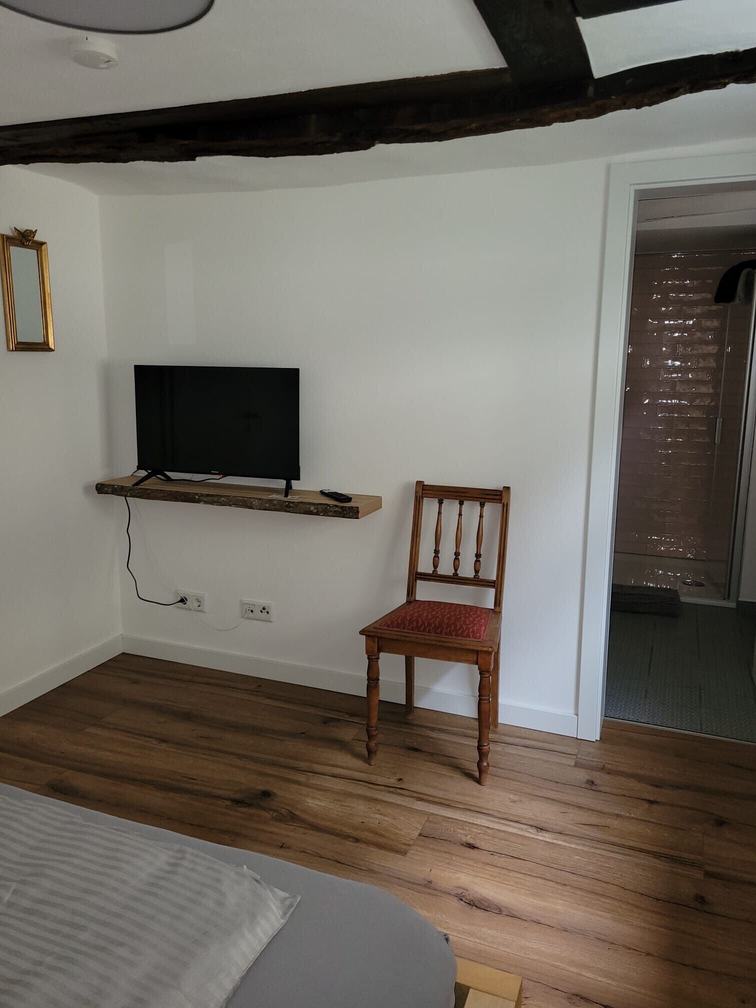 1 室のベッドルーム、WiFi (無料)、ベッドシーツ