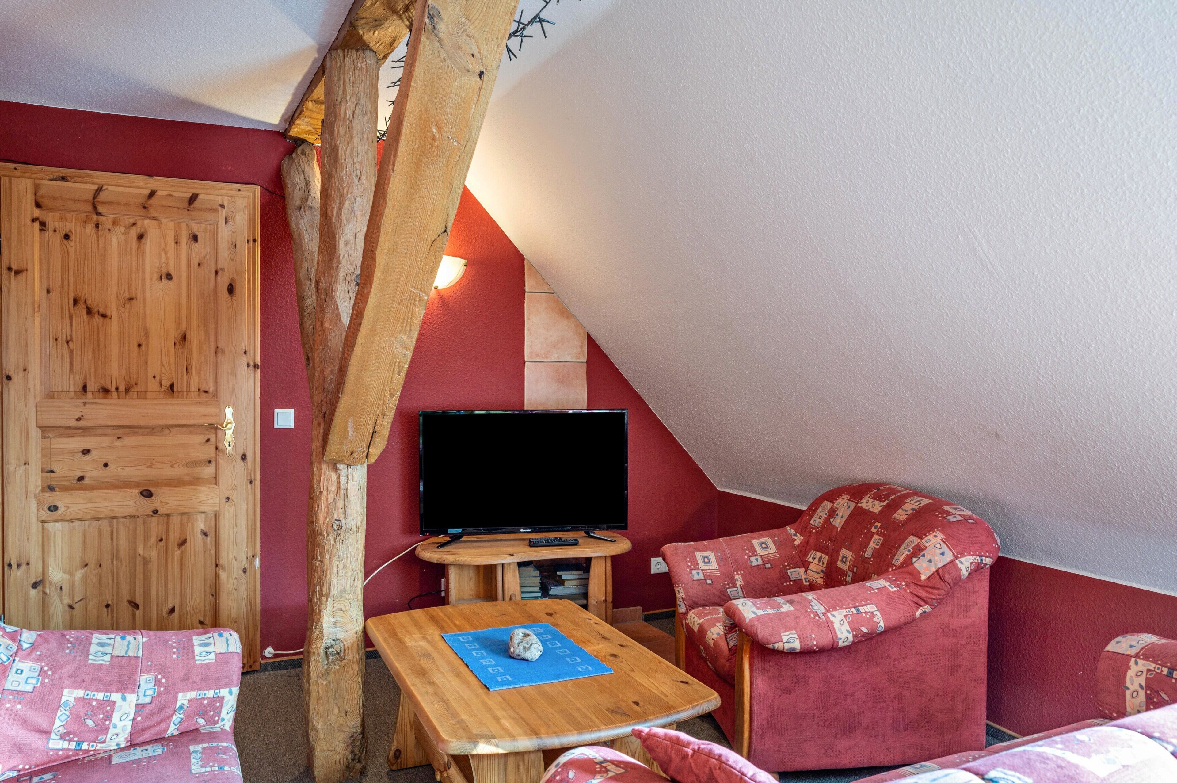 Fernseher, Tischtennisplatte, Stereoanlage