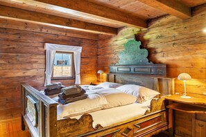 5 bedrooms, free WiFi, bed sheets
