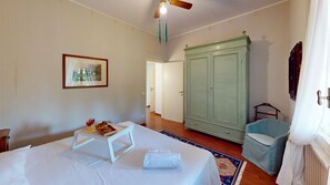 1 chambre, fer et planche à repasser, Wi-Fi gratuit, draps fournis