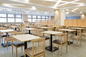 Frokostbuffé hver dag (JPY 3000 per person)