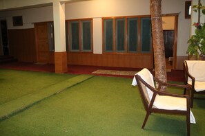 Exterior - Midway Hotel Gilgit (Gilgit)