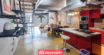 Chic Townhouse in Old City • Chefs Kitchen • Walk to Sunday Market , Thapae Gate