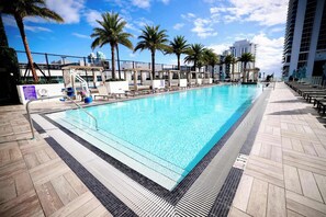 Pool - 2 BDR Stunning Ocean View in Hyde Beach House (Hollywood)