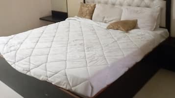 Deluxe Single Room | Free WiFi, bed sheets