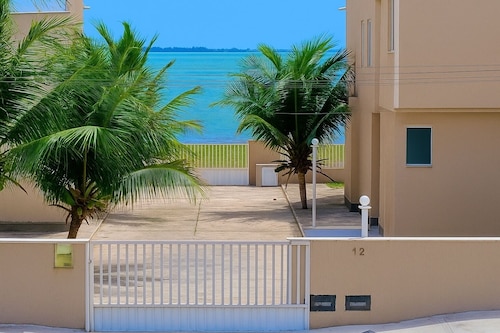 Guest House em Arraial do Cabo com Vista , Petfriendly, Wi-fi Fast, Piscina, Ar