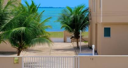 Guest House em Arraial do Cabo com Vista , Petfriendly, Wi-fi Fast, Piscina, Ar