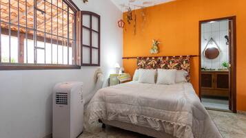 3 chambres, bureau, fer et planche Ă repasser, lit parapluie