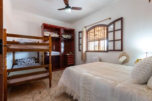 3 bedrooms, desk, iron/ironing board, travel crib