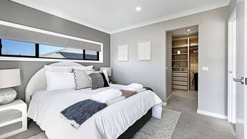 4 bedrooms, desk, iron/ironing board, travel crib