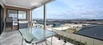 Hillgrove - Sophisticated Entertainer in Bathurst