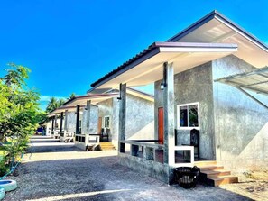 Front of property - Toraneethai Homestay Amphawa (Amphawa)