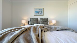 4 bedrooms, desk, iron/ironing board, free WiFi