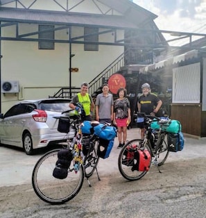 City shuttle - V House (Ayutthaya)