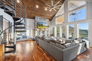 TV, fireplace, video games, foosball - 2 Cabins & Views for Miles~ Hot Tubs~ Pool Table (Mars Hill)