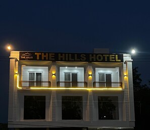 ด้านหน้าที่พัก